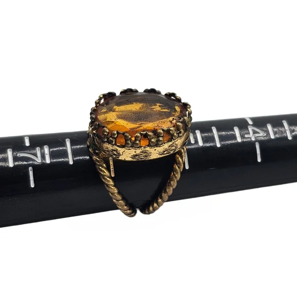 Vintage Style Amber Tone Stone Ring, Size 5.5 - Split Shank Twisted Rop - Picture 4 of 4